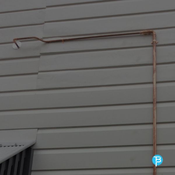 Gas fitting installation